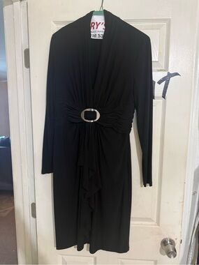 Black Long-Sleeve Ruched Front Dress with Decorative Buckle